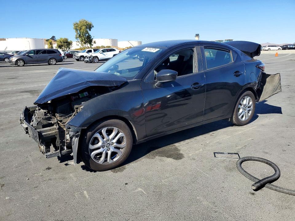 TOYOTA YARIS IA 2018 с VIN 3MYDLBYVXJY315286 - Снимка от търг
