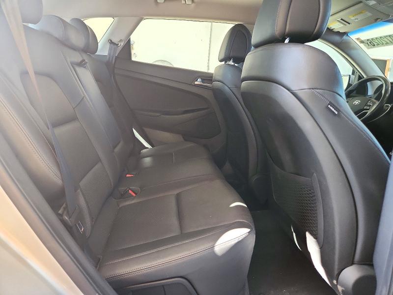 Снимка 11 от търг – 2016 HYUNDAI TUCSON с VIN KM8J33A2XGU245769