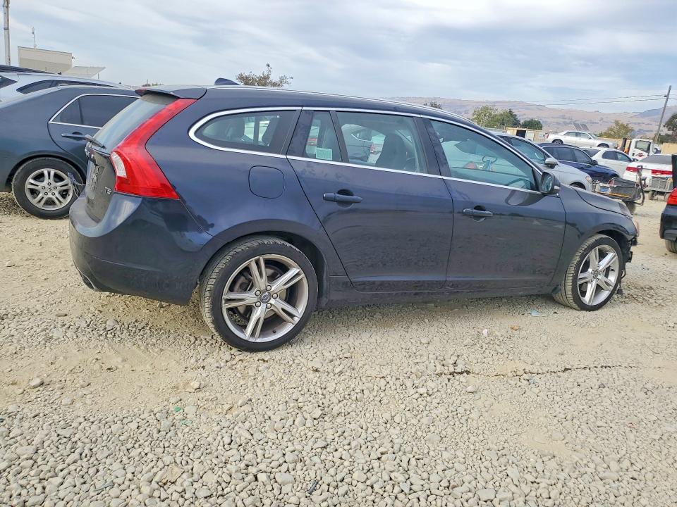 Снимка 3 от търг – 2016 VOLVO V60 с VIN YV140MEKXG1309430