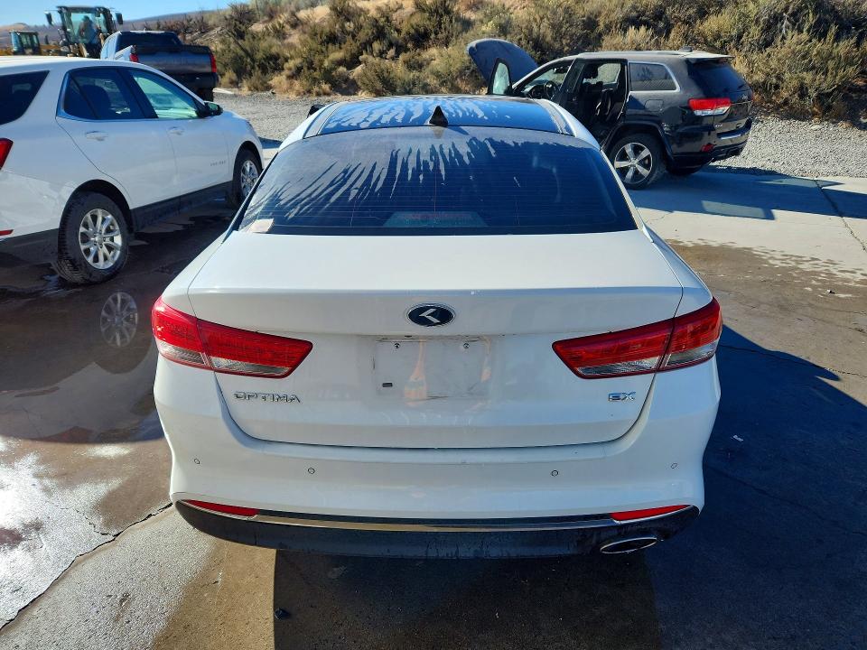 Снимка 6 от търг – 2016 KIA OPTIMA с VIN 5XXGU4L35GG113810