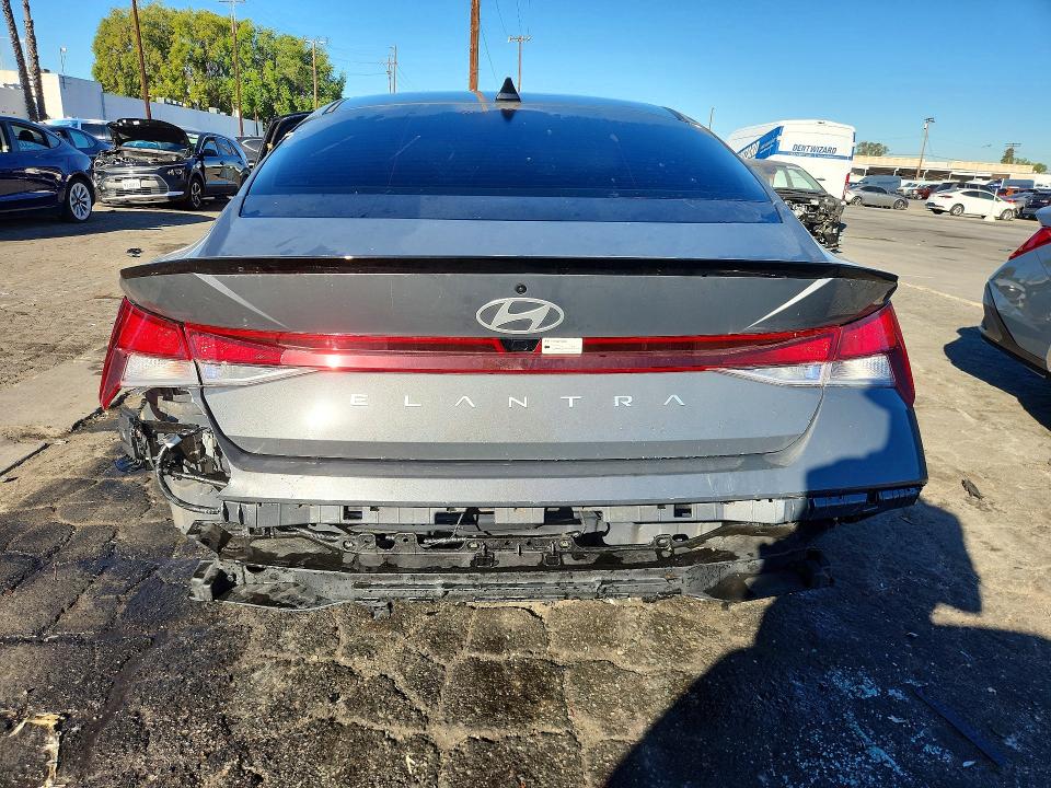 Снимка 6 от търг – 2025 HYUNDAI ELANTRA с VIN KMHLM4DG3SU934788