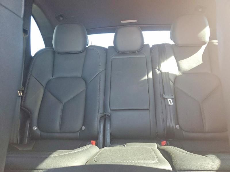 Photo 10 from auction – 2016 PORSCHE CAYENNE with VIN WP1AA2A25GKA13191