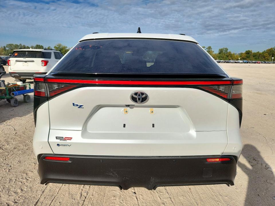 Снимка 6 от търг – 2026 TOYOTA BZ с VIN JTMBCAEB1TJ017498