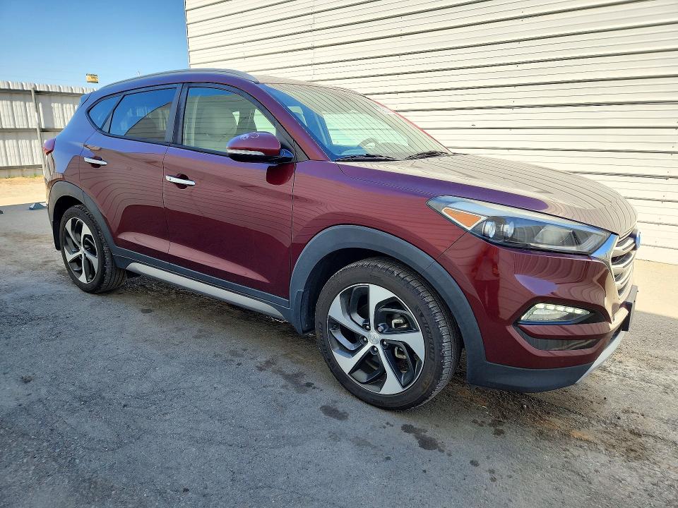 Снимка 4 от търг – 2017 HYUNDAI TUCSON с VIN KM8J3CA28HU364776