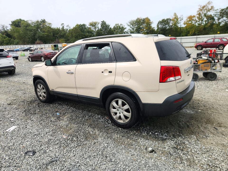 Фото 2 с аукциона – 2011 KIA SORENTO с VIN 5XYKTDA2XBG150007