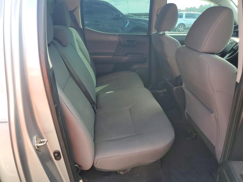 Снимка 10 от търг – 2018 TOYOTA TACOMA с VIN 5TFAX5GN1JX113270