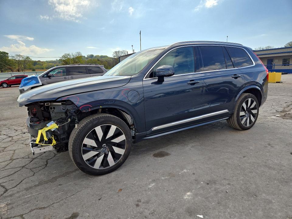 VOLVO XC90 2023 with VIN YV4H600A1P1928931 - Photo from auction