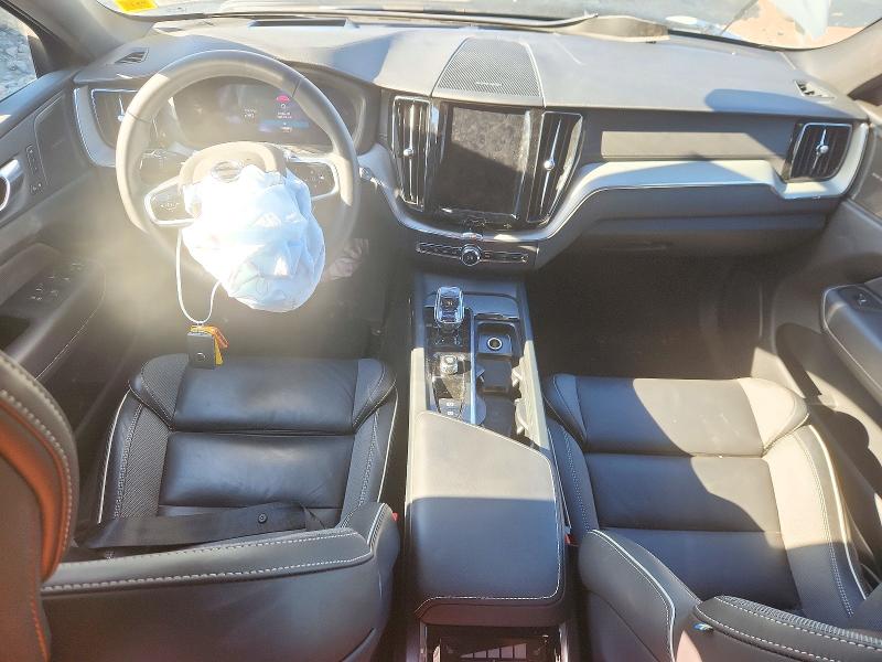 Foto 8 de la subasta – 2025 VOLVO XC60 con VIN YV4M12RM5S1108138
