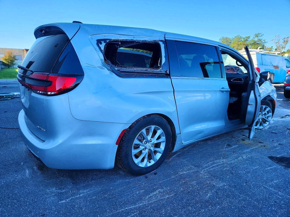 Photo 3 from auction – 2026 CHRYSLER PACIFICA with VIN 2C4RC1GG9TR262827