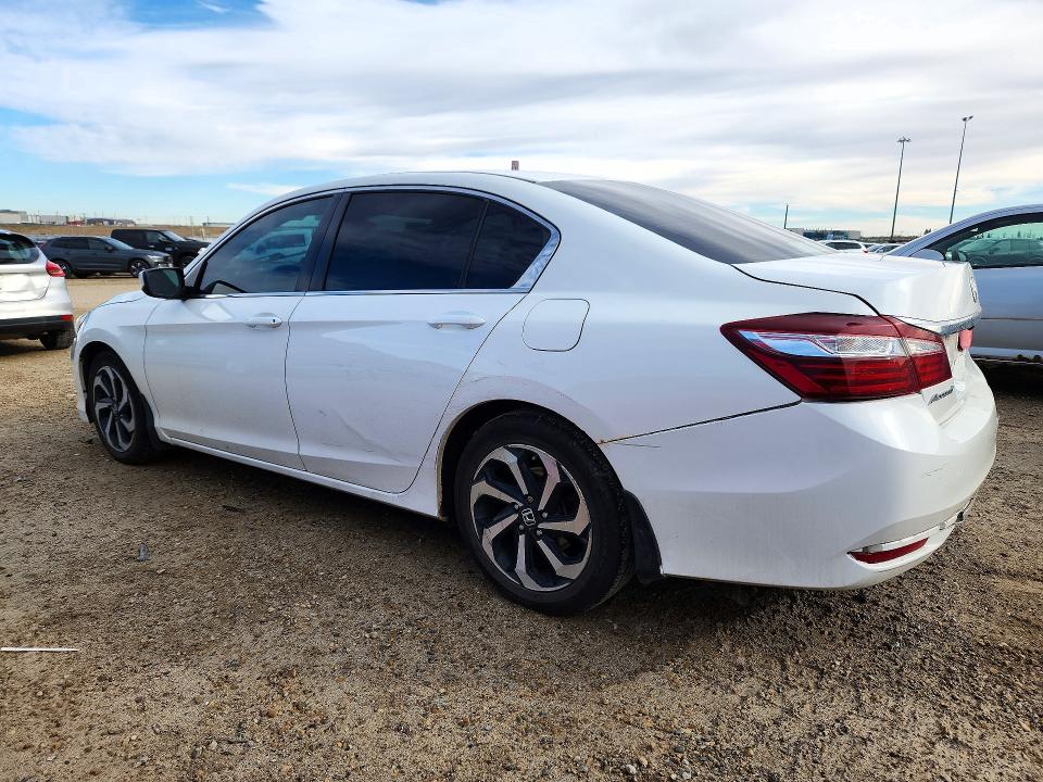 Снимка 2 от търг – 2017 HONDA ACCORD с VIN 1HGCR2F3XHA807634