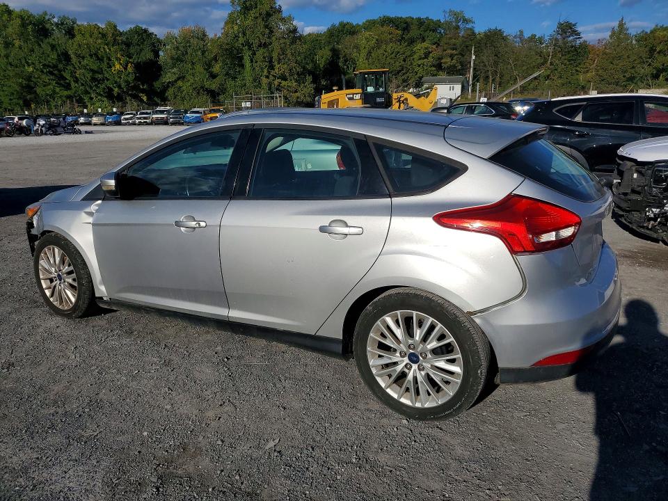 Foto 2 de la subasta – 2015 FORD FOCUS con VIN 1FADP3K29FL352424