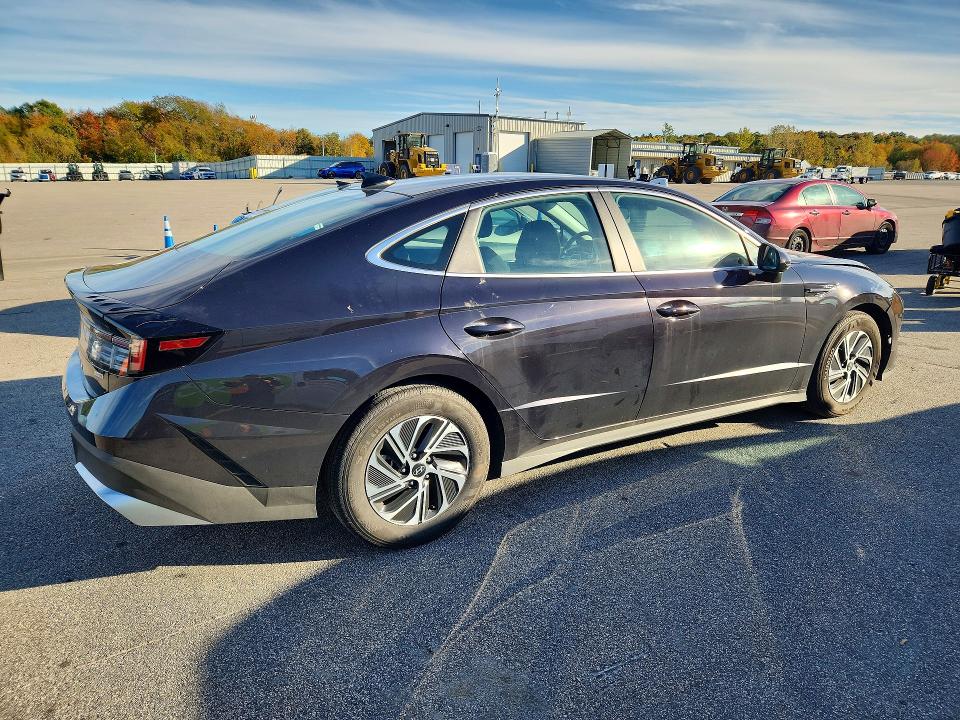 Снимка 3 от търг – 2026 HYUNDAI SONATA HYBRID с VIN KMHL24JJ1TA170593