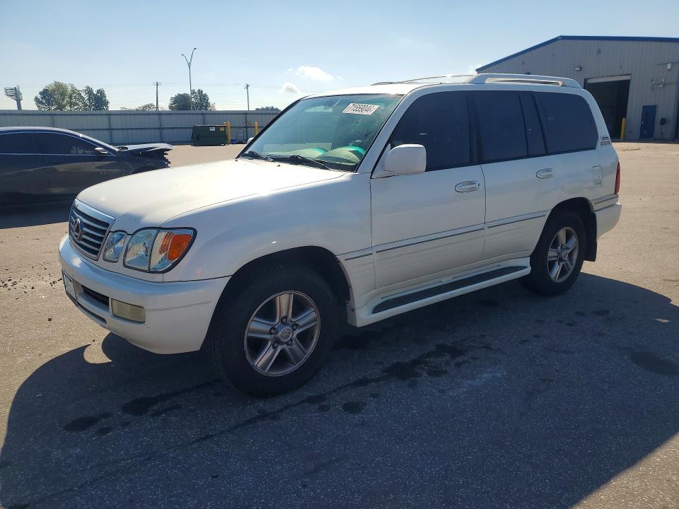 LEXUS LX 2006 مع رقم تعريف المركبة JTJHT00W264005584 - صورة من المزاد
