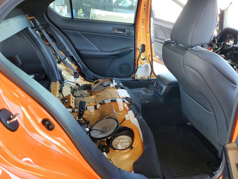 Снимка 10 от търг – 2023 LEXUS IS 500 с VIN JTHAP1D25P5002243