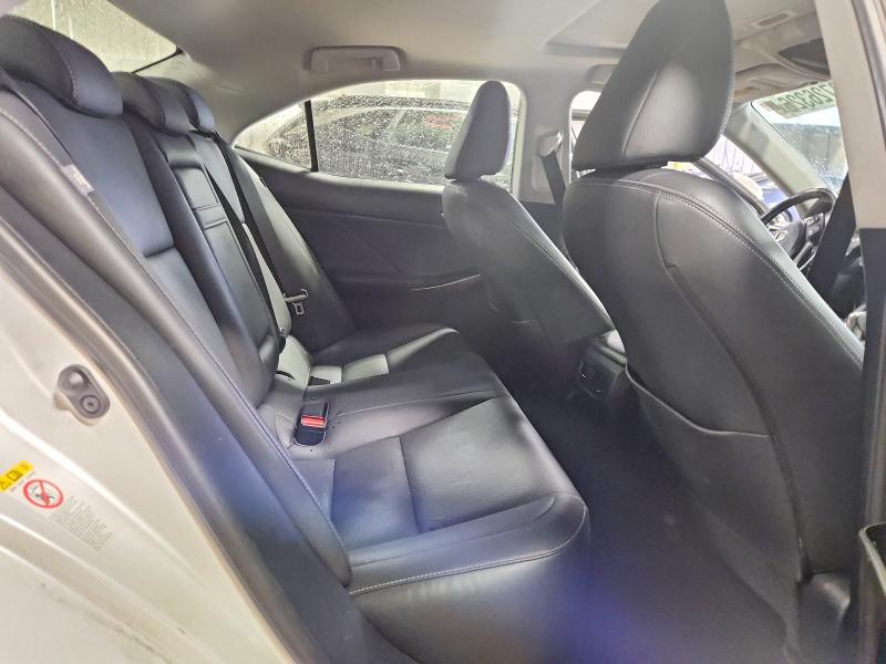 Снимка 10 от търг – 2018 LEXUS IS с VIN JTHC81D20J5026009