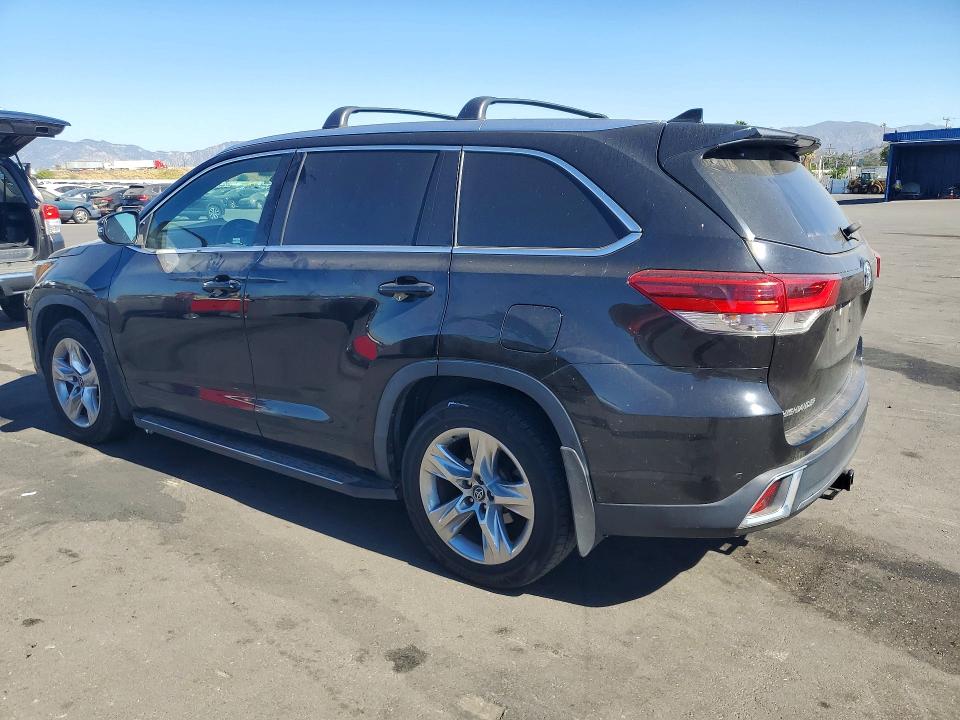 Photo 2 from auction – 2018 TOYOTA HIGHLANDER with VIN 5TDYZRFH6JS287630