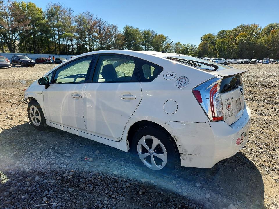 Photo 2 from auction – 2014 TOYOTA PRIUS with VIN JTDKN3DU5E1825137