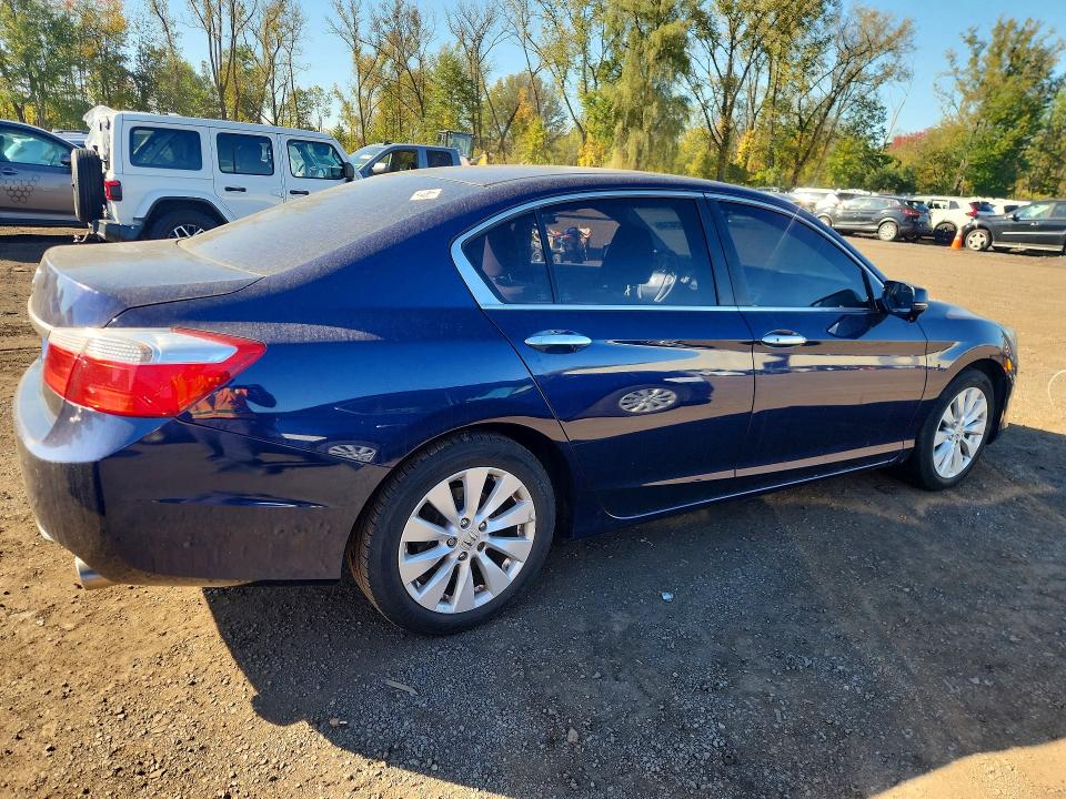 Photo 3 from auction – 2014 HONDA ACCORD with VIN 1HGCR2F70EA230501