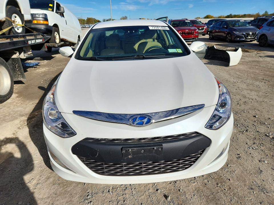 Снимка 5 от търг – 2015 HYUNDAI SONATA HYBRID с VIN KMHEC4A49FA119413