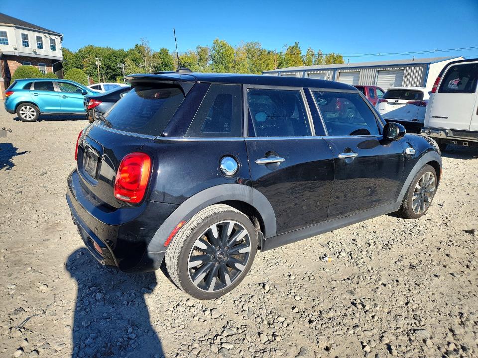 Photo 3 from auction – 2018 MINI COOPER with VIN WMWXU3C57J2B64766