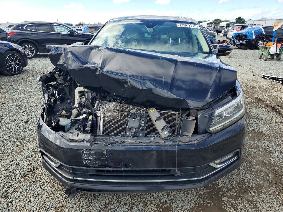 Снимка 5 от търг – 2017 VOLKSWAGEN PASSAT с VIN 1VWCT7A31HC021730