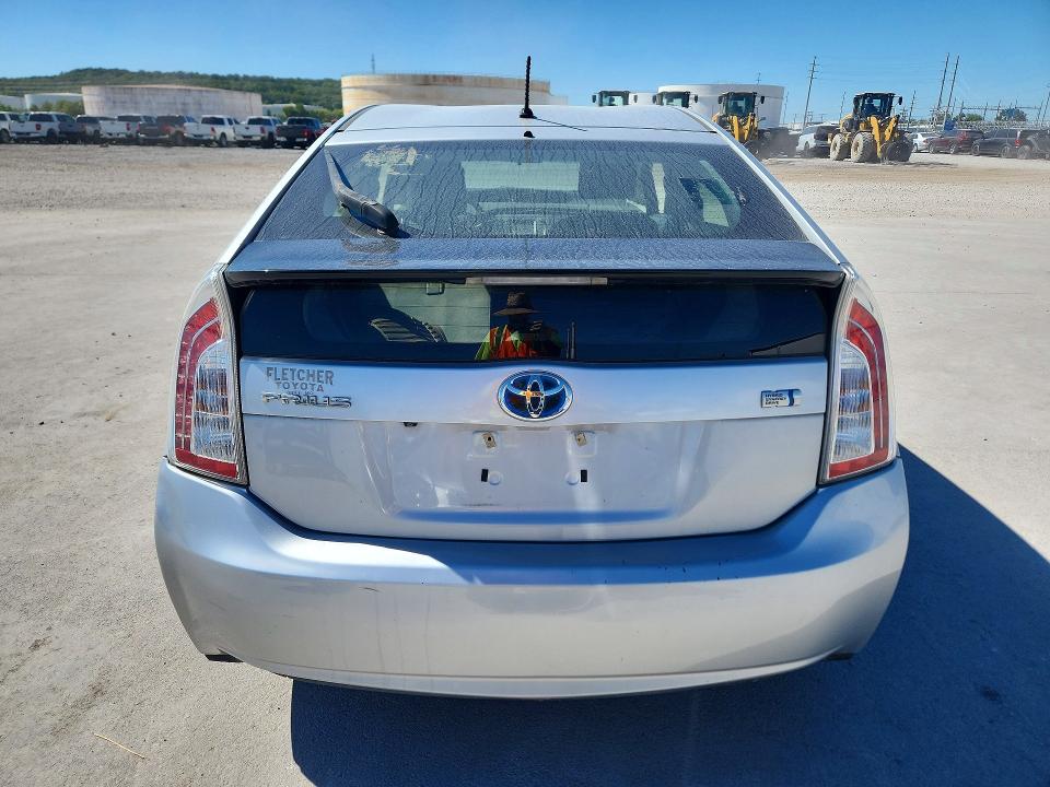 Photo 6 from auction – 2015 TOYOTA PRIUS with VIN JTDKN3DU8F0445538