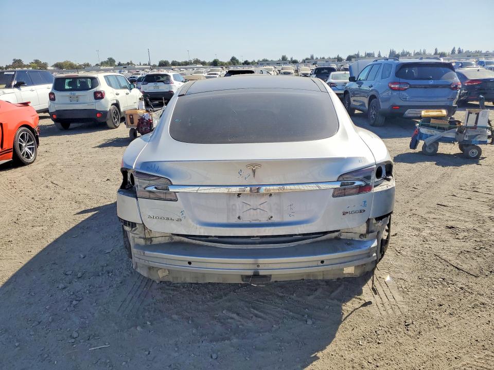 Фото 6 с аукциона – 2016 TESLA MODEL S с VIN 5YJSA1E28GF151718