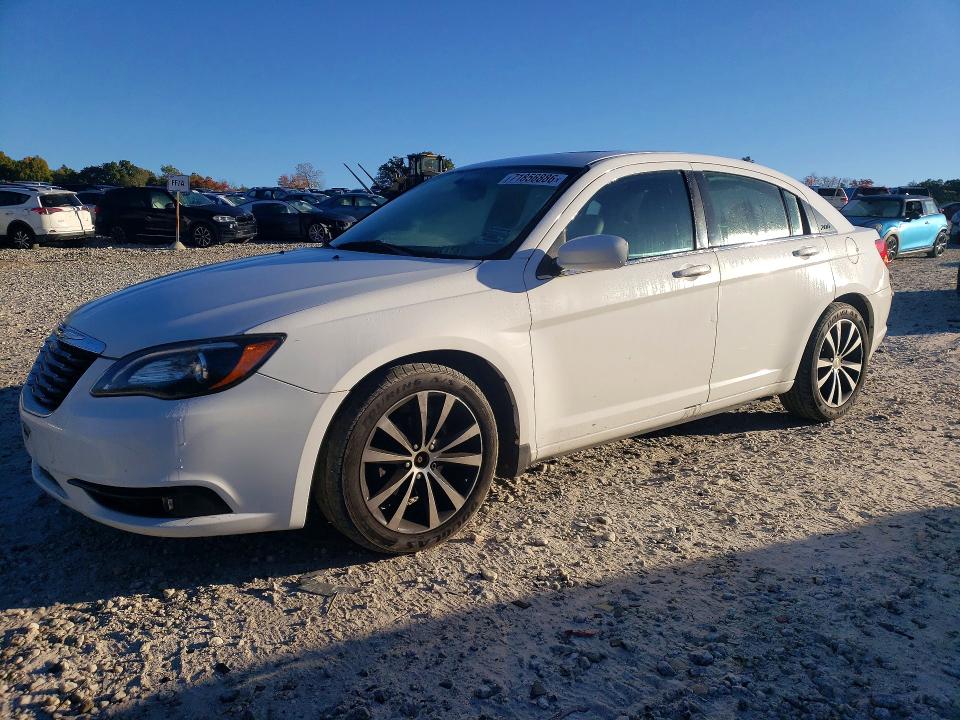 CHRYSLER 200 2011 con VIN 1C3BC8FG0BN612356 - Foto de la subasta