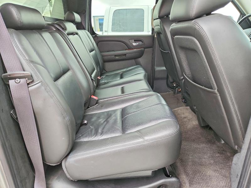 Photo 11 from auction – 2011 CHEVROLET AVALANCHE with VIN 3GNMCFE02BG262418