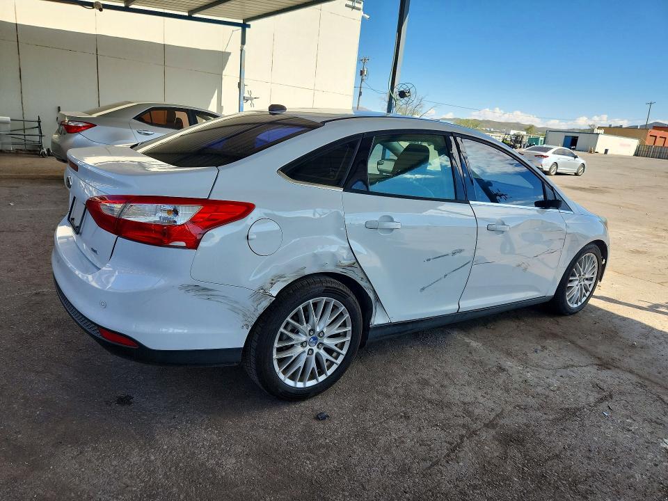 Photo 3 from auction – 2012 FORD FOCUS with VIN 1FAHP3H22CL371577