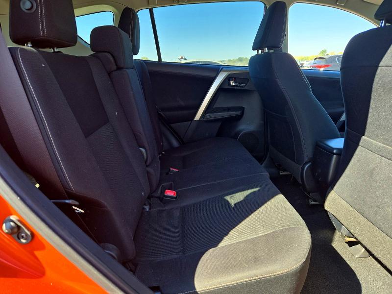 Снимка 11 от търг – 2015 TOYOTA RAV4 с VIN JTMRFREV4FD159605