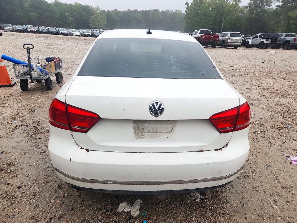 Снимка 6 от търг – 2015 VOLKSWAGEN PASSAT с VIN 1VWCT7A33FC002156
