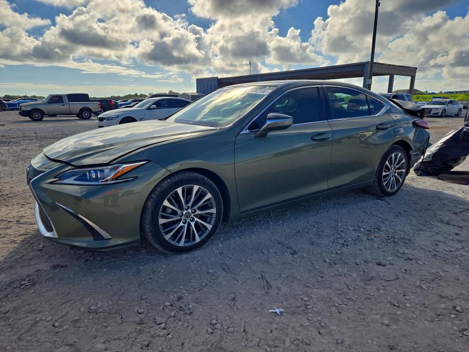 LEXUS ES 2019 with VIN 58ABZ1B11KU031896 - Photo from auction
