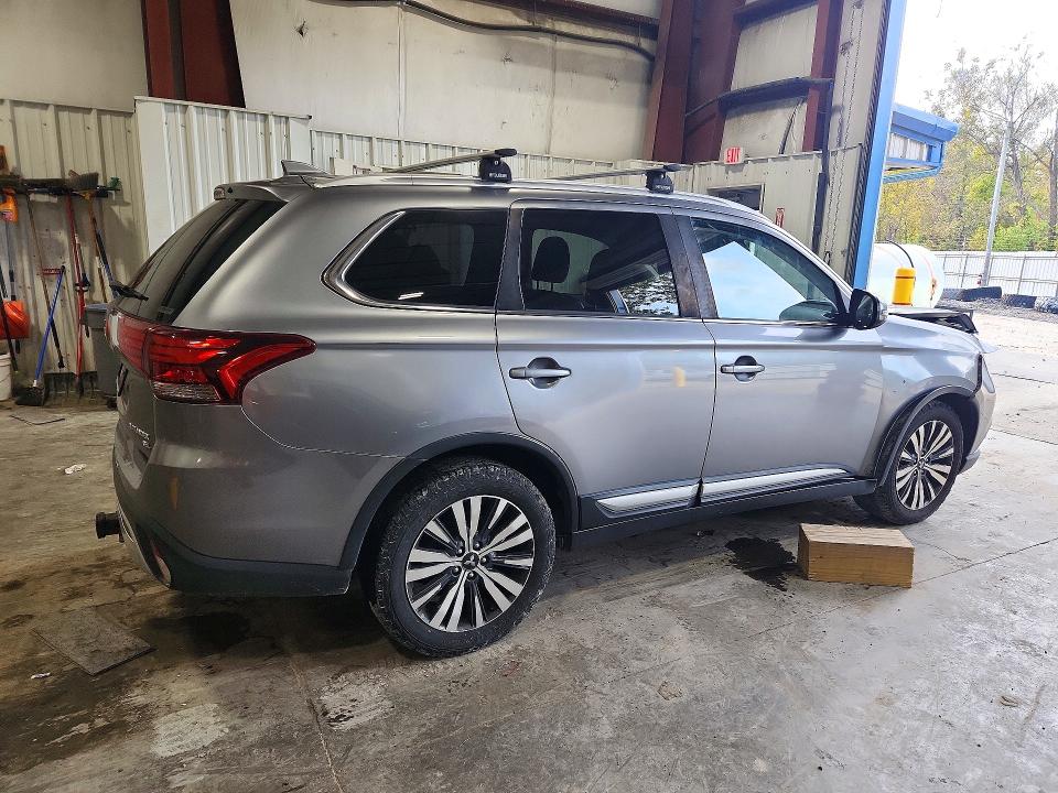 Photo 3 from auction – 2019 MITSUBISHI OUTLANDER with VIN JA4AZ3A3XKZ038929