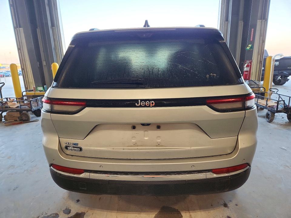 Снимка 6 от търг – 2024 JEEP GRAND CHEROKEE с VIN 1C4RJYB6XRC719224