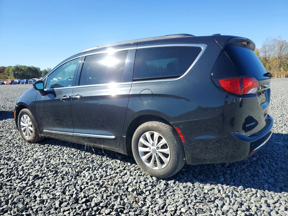 Снимка 2 от търг – 2017 CHRYSLER PACIFICA с VIN 2C4RC1BG0HR688534