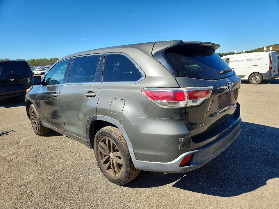 Снимка 2 от търг – 2015 TOYOTA HIGHLANDER с VIN 5TDZARFH2FS011965