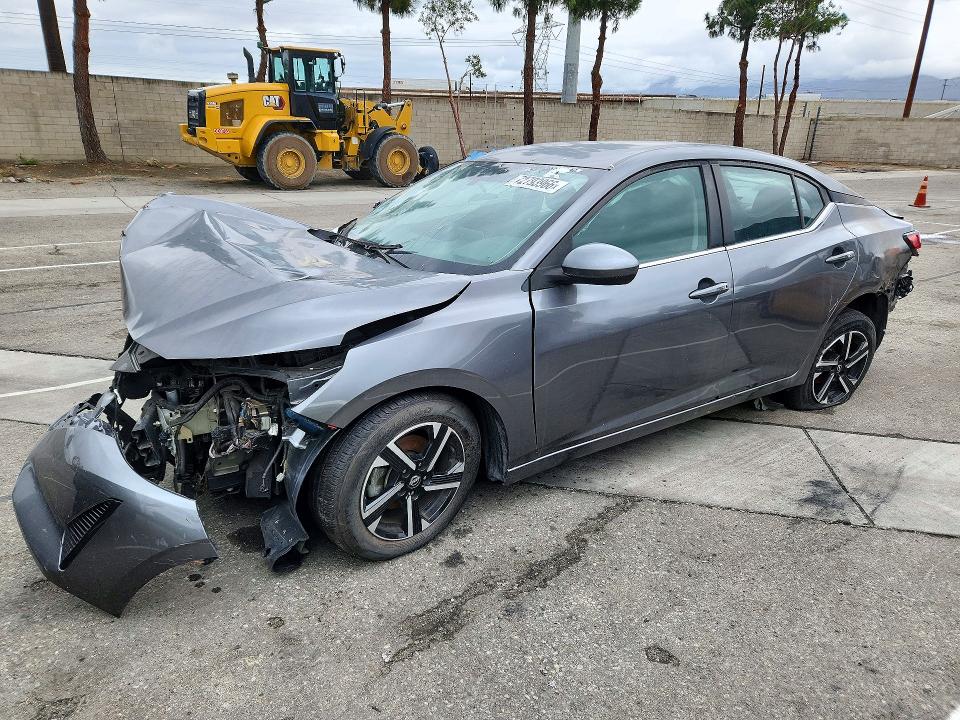 NISSAN SENTRA 2024 z numerem VIN 3N1AB8CV2RY318728 - Zdjęcie z aukcji