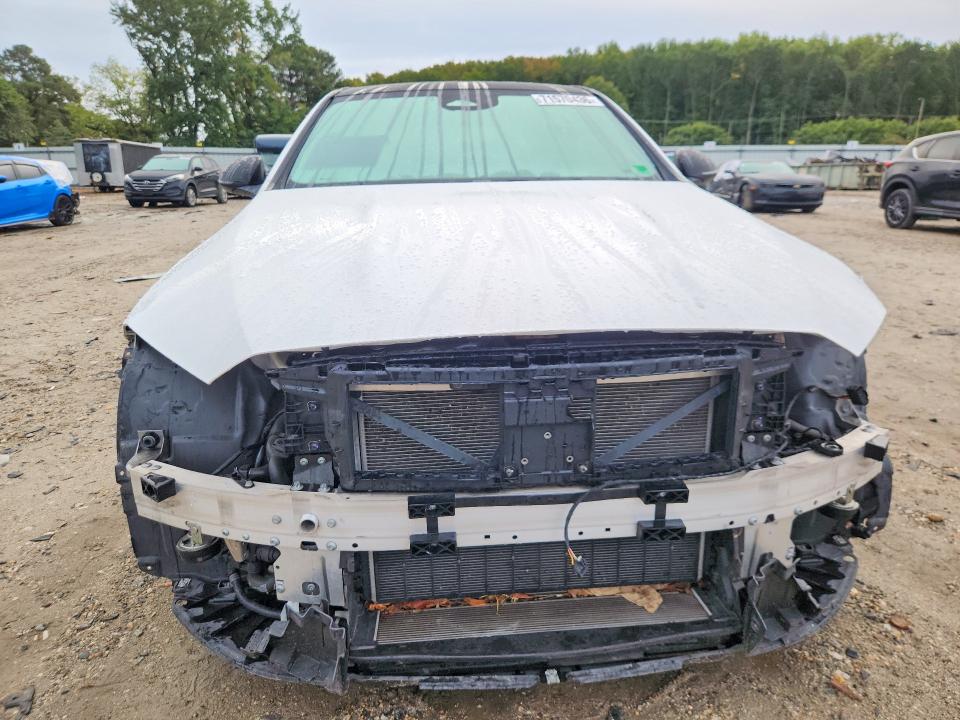 Снимка 5 от търг – 2023 MERCEDES-BENZ C с VIN W1KAF8HB8PR142292