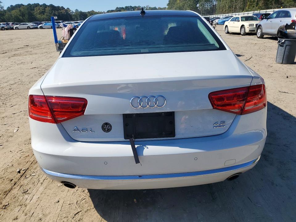 Снимка 6 от търг – 2012 AUDI A8 с VIN WAURVAFD8CN013205