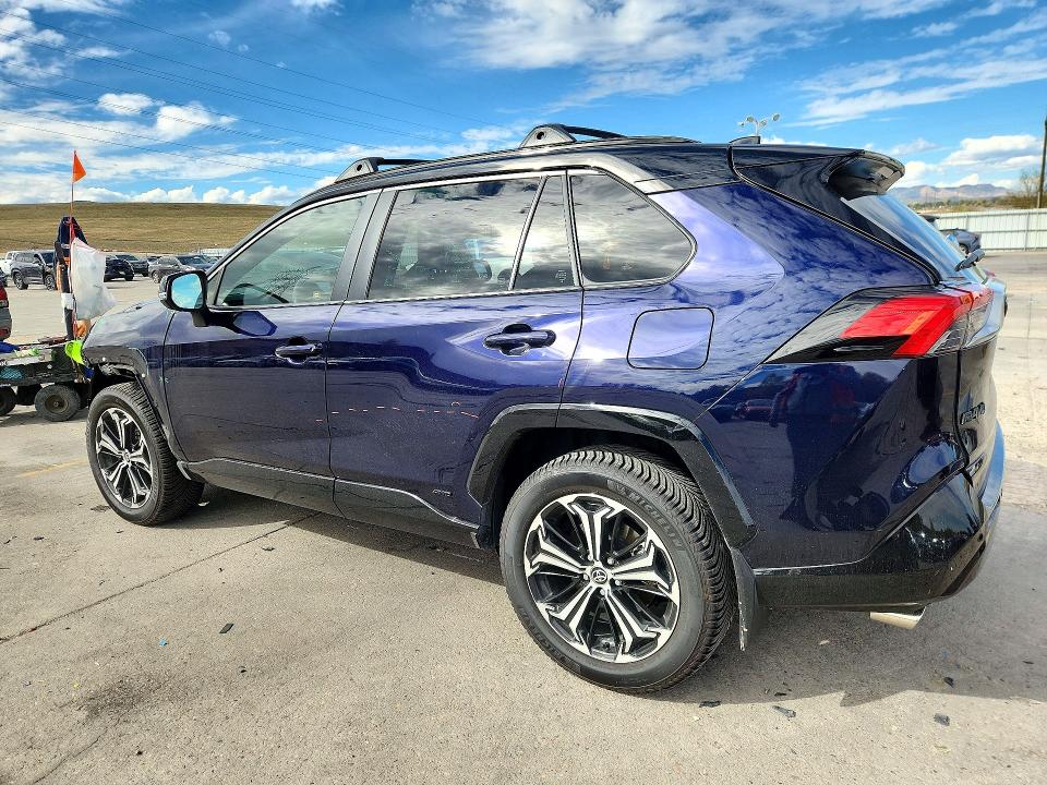 Zdjęcie 2 z aukcji – 2025 TOYOTA RAV4 z VIN JTMFB3FV2SD245256