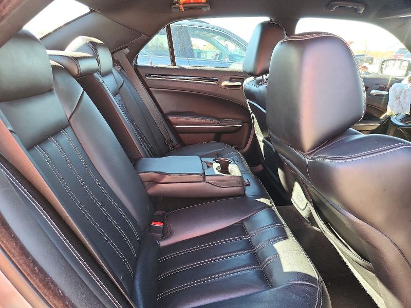 Снимка 10 от търг – 2018 CHRYSLER 300 с VIN 2C3CCAGG0JH296555