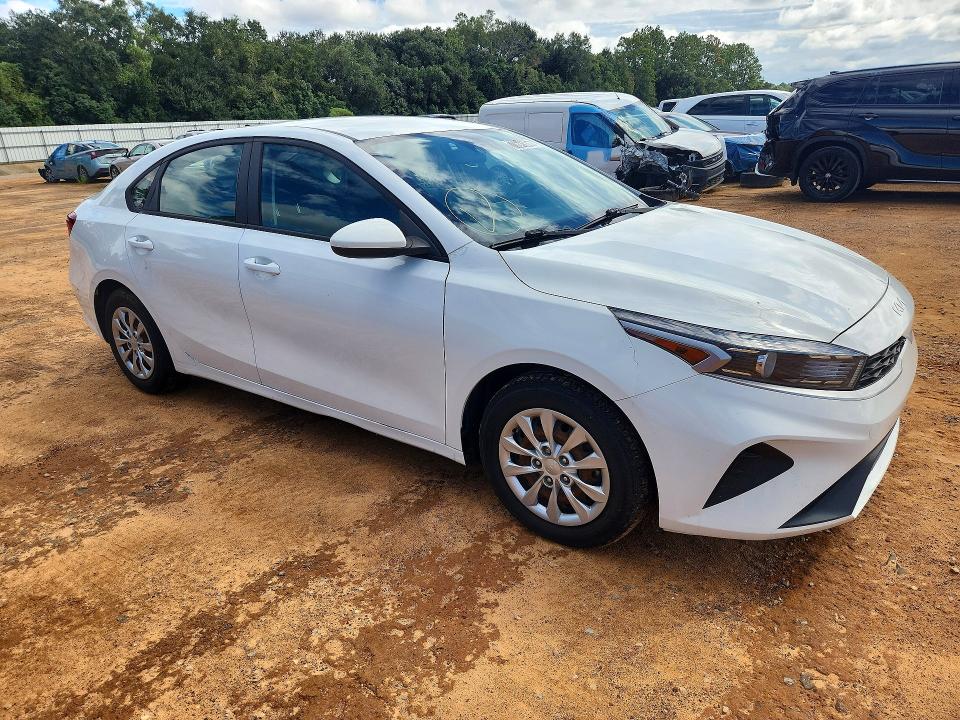 Foto 4 de la subasta – 2022 KIA FORTE con VIN 3KPF24AD3NE430231
