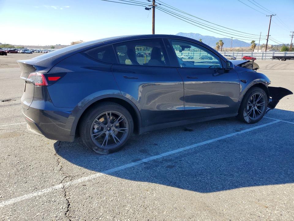 Photo 3 from auction – 2025 TESLA MODEL Y with VIN 7SAYGDED9SF321172