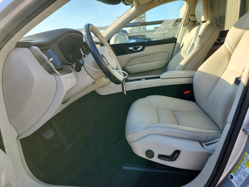 Снимка 7 от търг – 2021 VOLVO XC60 с VIN YV4102RK5M1744890