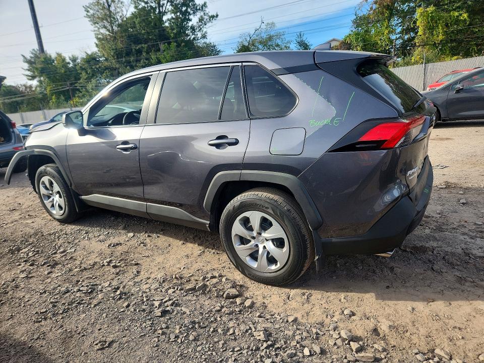 Photo 2 from auction – 2022 TOYOTA RAV4 with VIN 2T3F1RFV8NC285775
