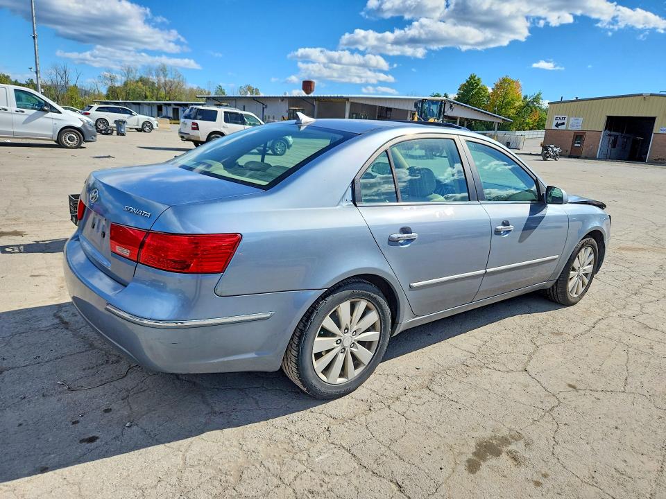 Photo 3 from auction – 2009 HYUNDAI SONATA with VIN 5NPEU46C79H510767