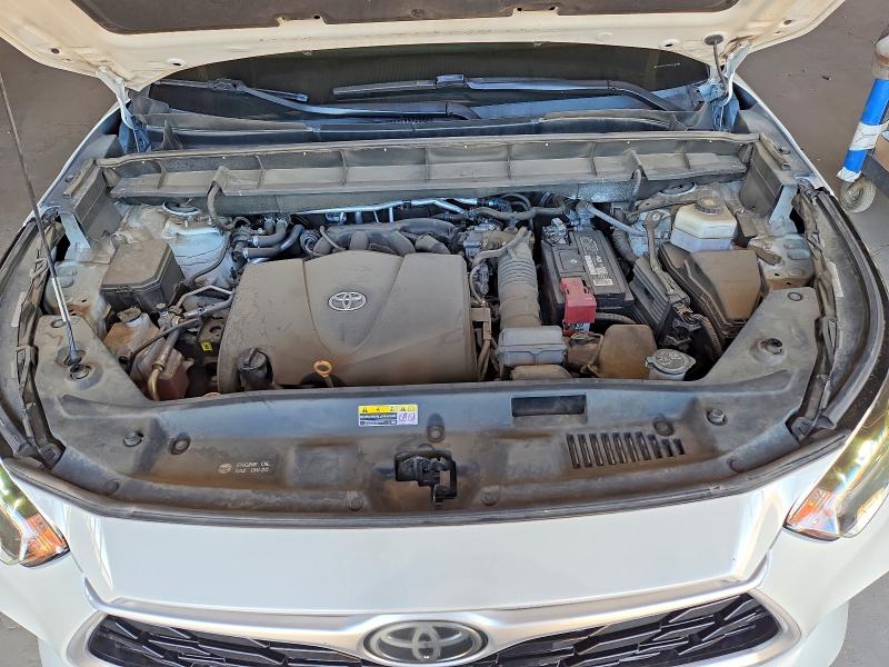 Снимка 12 от търг – 2021 TOYOTA HIGHLANDER с VIN 5TDHZRAH7MS043769