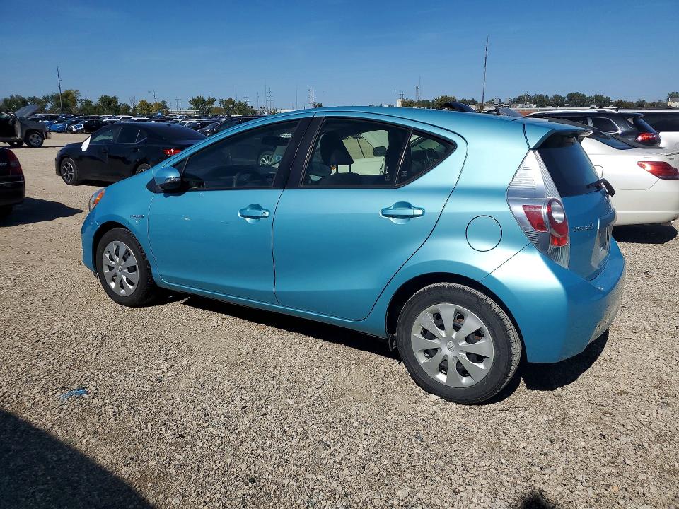 Photo 2 from auction – 2012 TOYOTA PRIUS C with VIN JTDKDTB34C1011930