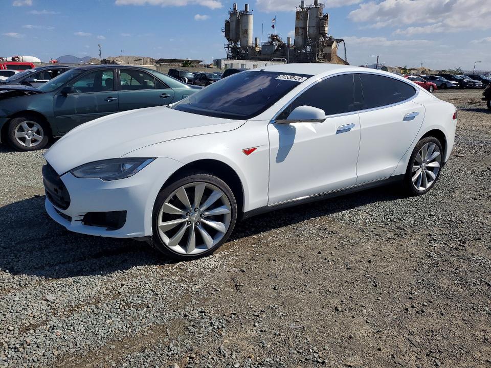 TESLA MODEL S 2013 with VIN 5YJSA1CG7DFP09374 - Photo from auction